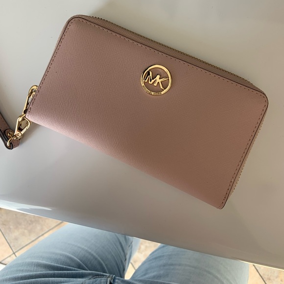 ‼️SOLD‼️ Authentic Michael Kors Purse and wallet! - Picture 8 of 11